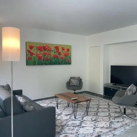 Fantastic 2 Bd Flat - Duke1 *